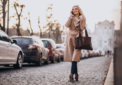 What Color Works Best For Luxury Tote Bags To Your Outfit?